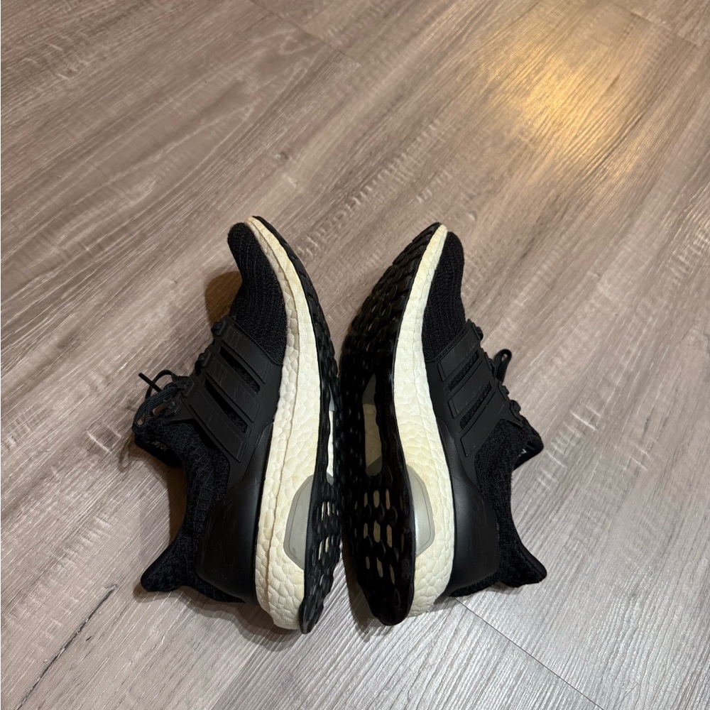 Women’s Adidas Black and White Athletic Sneakers - Size 7 - Picture 4 of 6